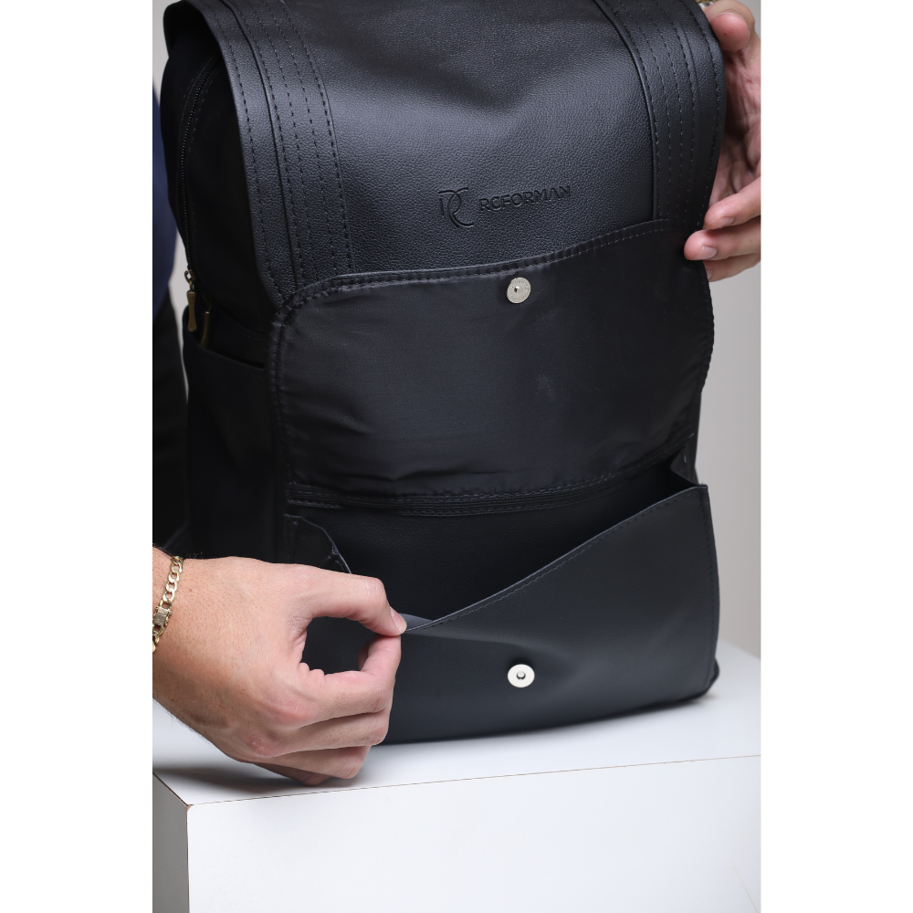 Mochila Masculina em Couro Sintético Preto e Marrom - Elegante e Funcional