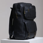 Mochila Chile Masculina em Couro Sintético Preto com Zíper Dourado - Elegante e Resistente