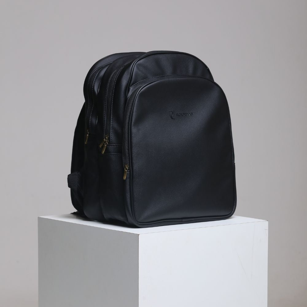 Mochila Masculina em Couro Sintético Preto - Elegante e Funcional