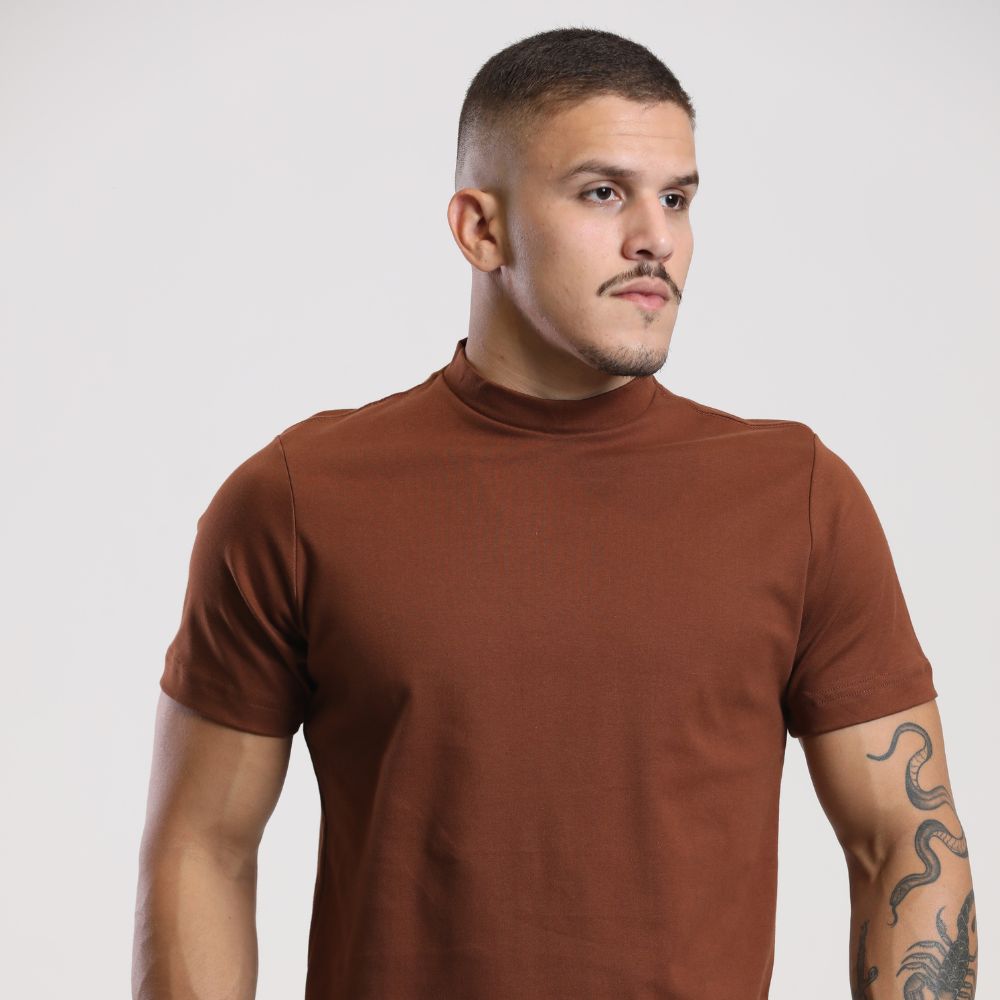 Camiseta Gola Média Masculina em Suedine - Estilo e Conforto