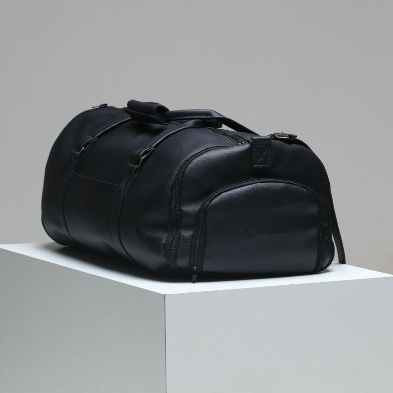 Mala de Viagem em Couro Sintético Marrom com Zíperes Metálicos - Resistente e Estilosa