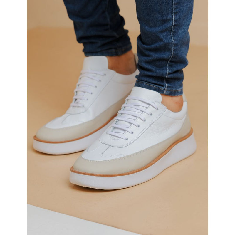 Tênis Casual Masculino RC Branco com Detalhe Bege – Estilo Moderno e Conforto
