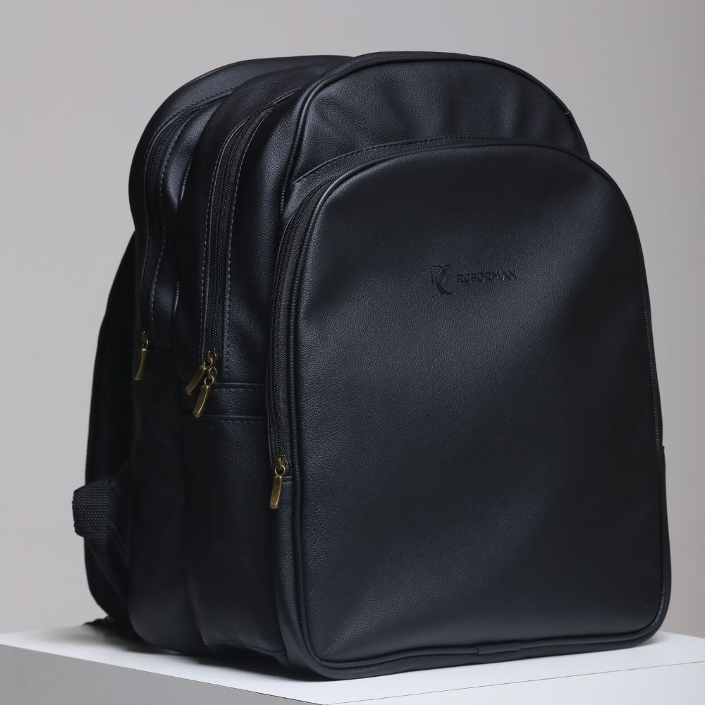 Mochila Masculina em Couro Sintético Preto - Elegante e Funcional