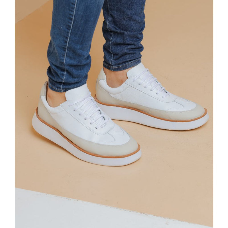 Tênis Casual Masculino RC Branco com Detalhe Bege – Estilo Moderno e Conforto