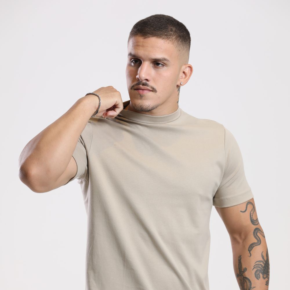 Camiseta Gola Média Masculina em Suedine - Estilo e Conforto