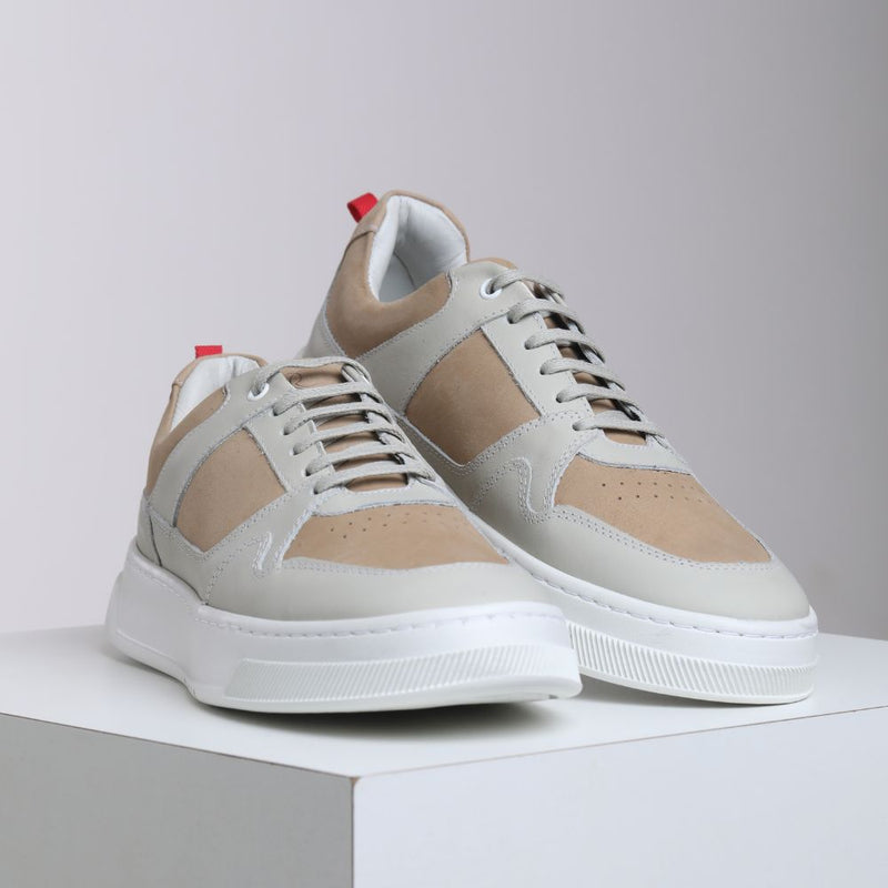 Tênis Casual Masculino RC Bege e Off White – Estilo Moderno, Conforto e Solado Branco
