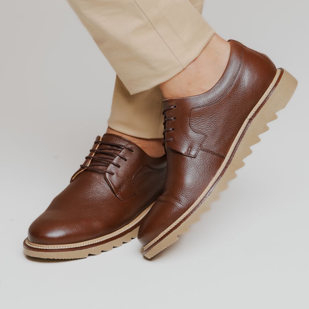 Sapato Derby Masculino RC Preto – Couro Sintético com Solado Tratorado Bege