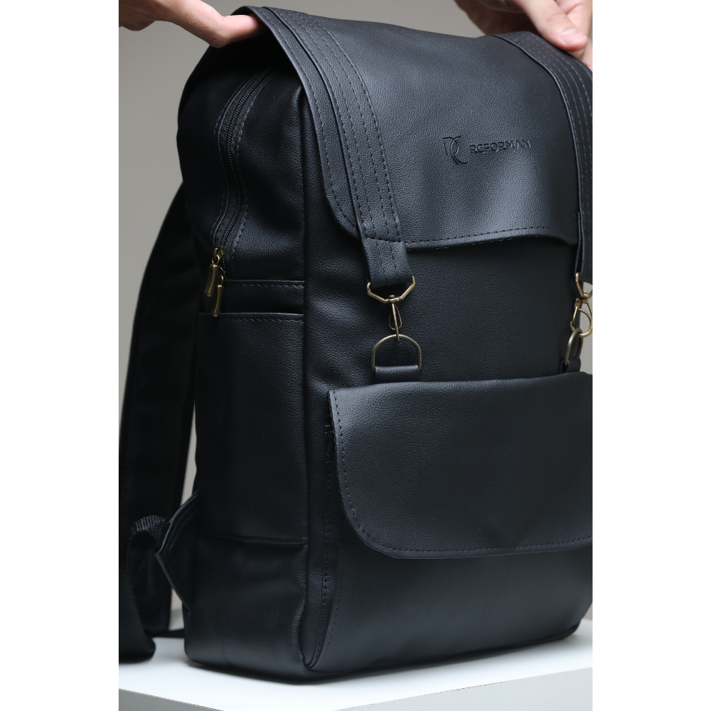 Mochila Masculina em Couro Sintético Preto e Marrom - Elegante e Funcional