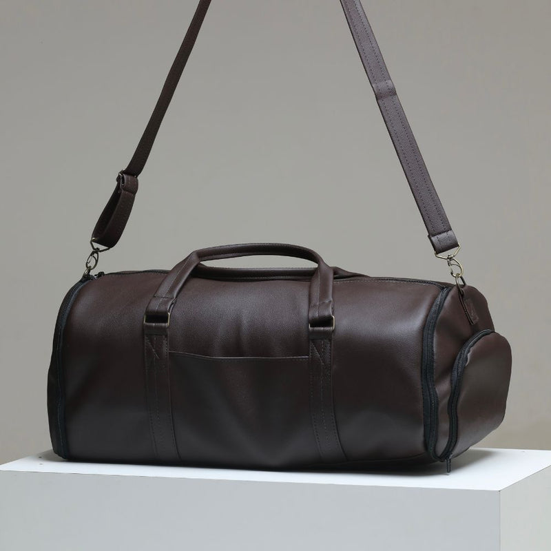 Mala de Viagem em Couro Sintético Marrom com Zíperes Metálicos - Resistente e Estilosa