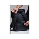 Mochila Chile Masculina em Couro Sintético Preto com Zíper Dourado - Elegante e Resistente