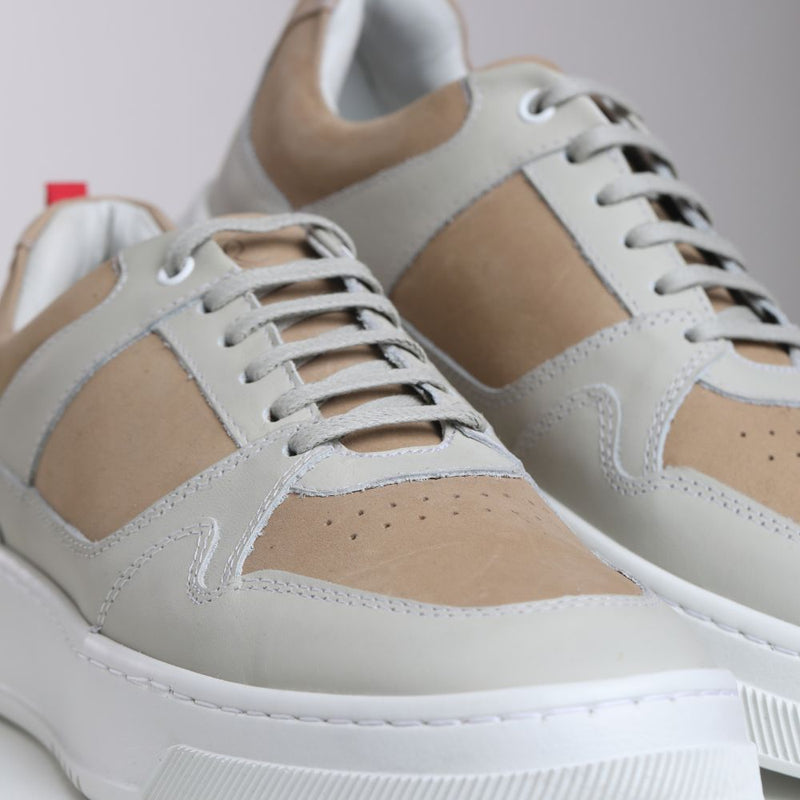 Tênis Casual Masculino RC Bege e Off White – Estilo Moderno, Conforto e Solado Branco
