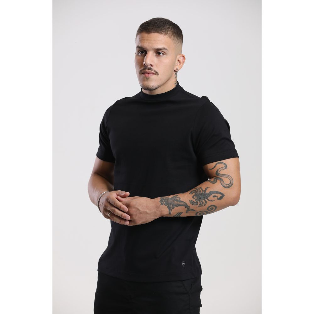 Camiseta Gola Média Masculina em Suedine - Estilo e Conforto