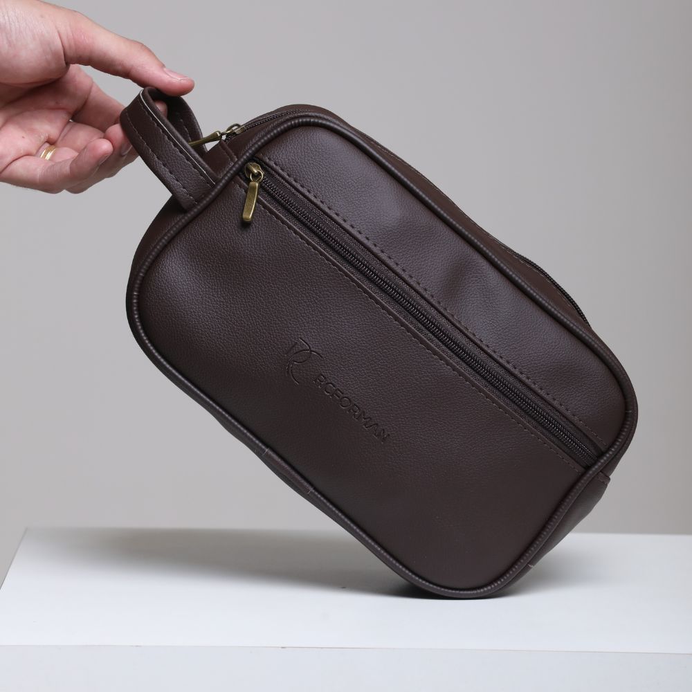 Necessaire Masculina em Couro Sintético Preto, Marrom e Amarelo - Compacta e Elegante
