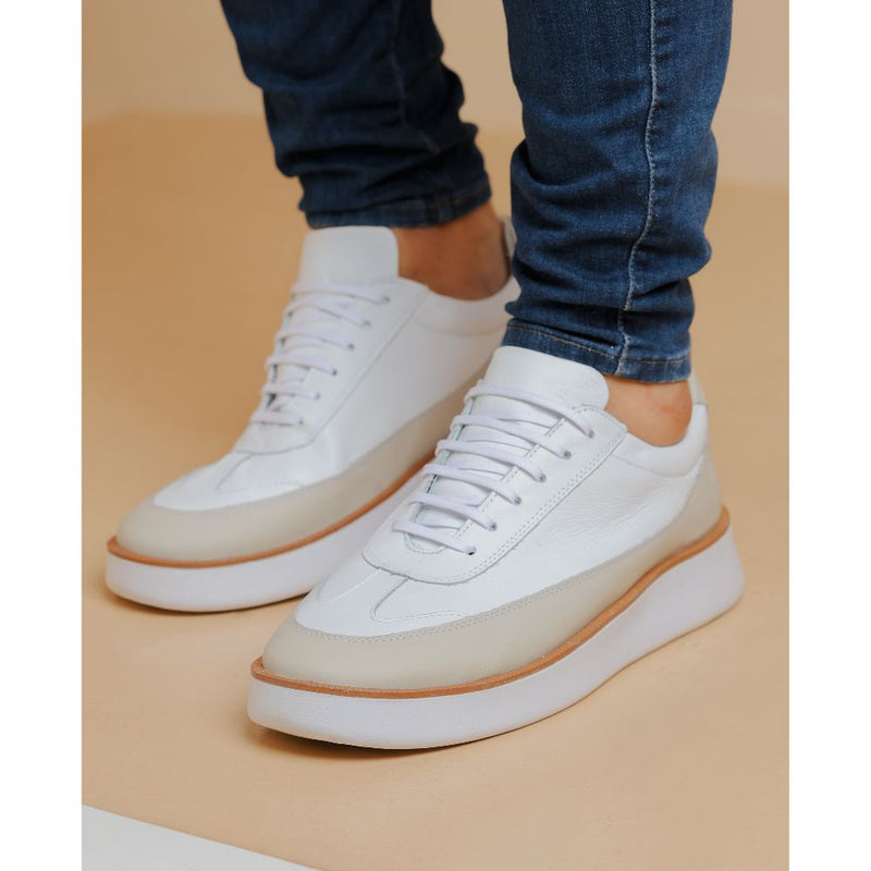 Tênis Casual Masculino RC Branco com Detalhe Bege – Estilo Moderno e Conforto
