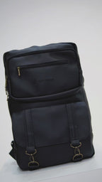 Mochila Chile Masculina em Couro Sintético Preto com Zíper Dourado - Elegante e Resistente